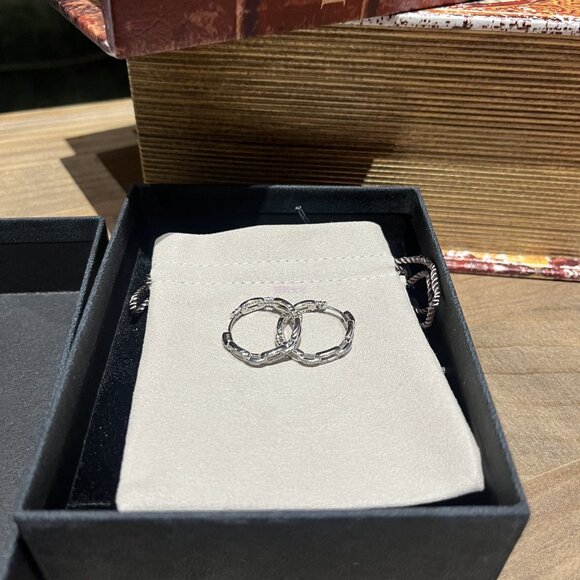 D̲a̲v̲i̲d̲ ̲Y̲u̲r̲m̲a̲n̲ Silver Earrings - Picture 5 of 6